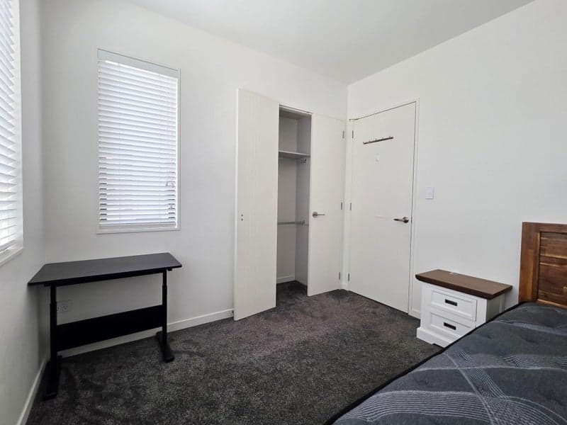 Glenfield, 4 bedrooms photo 2
