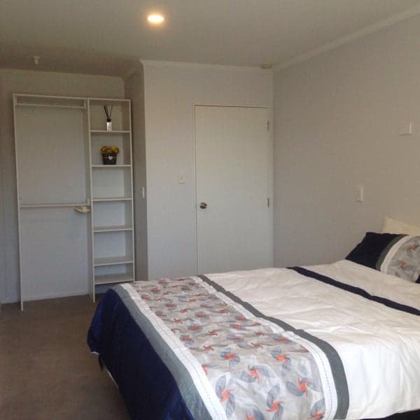 Manurewa East, 6+ bedrooms